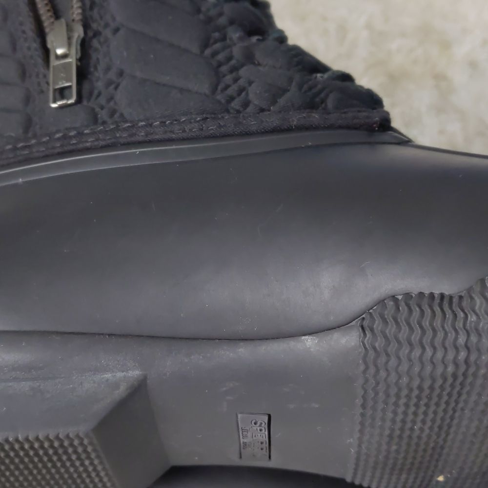 Sperry Black Quilted Duck Boots - Picture 7 of 10